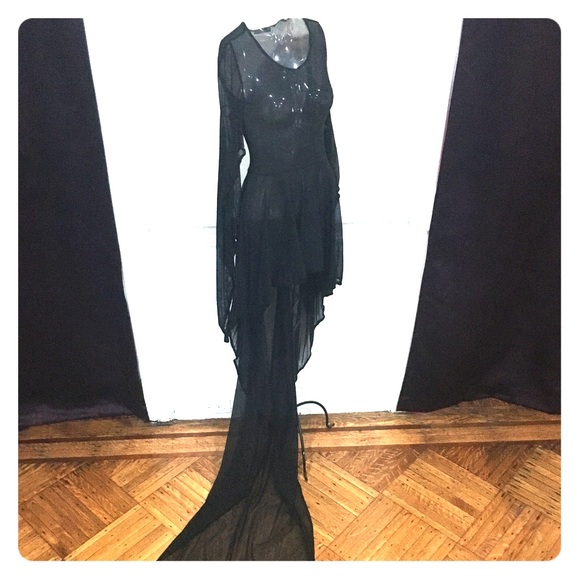 Vintage Dresses & Skirts - A Bewitching Dream of Mesh